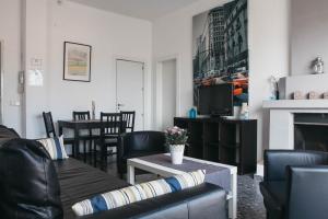 Posedenie v ubytovaní Marqués de Guadiaro 1 Apartamentos