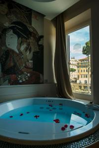 Photo de la galerie de l'établissement Torre Argentina Relais - Residenze di Charme, à Rome