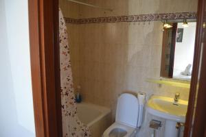 A bathroom at Fano's House - Habitaciones en vivienda particular