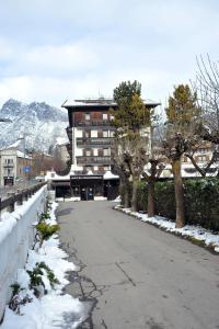Nespecifikovaný výhled na hory nebo výhled na hory při pohledu z hotelu