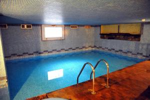 Bazén v ubytování Hotel Nazionale nebo v jeho okolí
