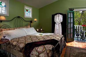 Imagen de la galería de White Oak Manor Bed and Breakfast, en Jefferson