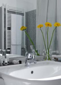 A bathroom at Hotel Bisanzio