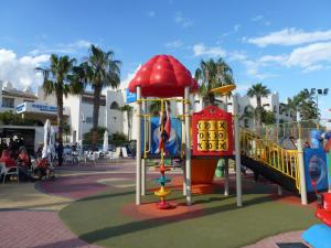 Detský kútik v ubytovaní MALAGA BENALMADENA PUERTO MARINA PLAYA VACACIONAL Luxury