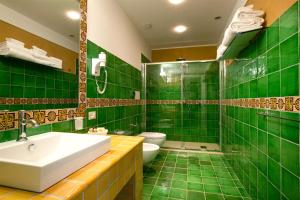 Hotel Casale Milocca的一间浴室