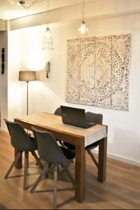 Zdjęcie z galerii obiektu THE BOHO-CHIC OASIS, lovely city center apartment w Maladze