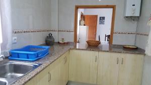 Kuchyň nebo kuchyňský kout v ubytování Finca Llambrich + 37 fotografií