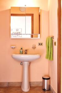 A bathroom at New Attic Lake View 2