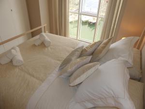 Posteľ alebo postele v izbe v ubytovaní Malaga Benalmadena Puerto Marina Costa Sol Holiday Rentals