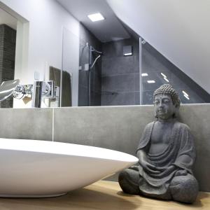 A bathroom at Shambala Apartman Tihany