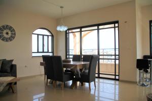 Χώρος καθιστικού στο Pomegranate Penthouse