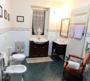 Koupelna v ubytování Domus Langhe B&B + 37 fotografií