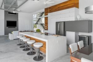 A cozinha ou cozinha compacta de White Villas Resort - 2-bedroom private villa - V6