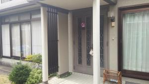 O edifício onde a casa de hóspedes está situado