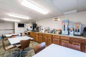 Gallery image of Super 8 by Wyndham Henderson North East Denver in Henderson