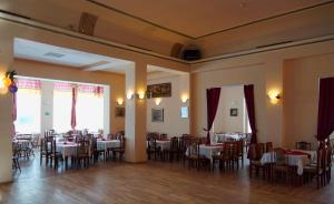 Restaurace v ubytování Mieszko centrum przy deptaku