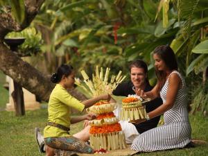 入住Puri Santrian Beach Resort And Spa的客人