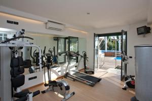 Fitness centrum a/nebo fitness zařízení v ubytování Hotel Acapulco