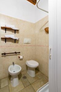 Koupelna v ubytování B&B Borgo San Martino + 37 fotografií