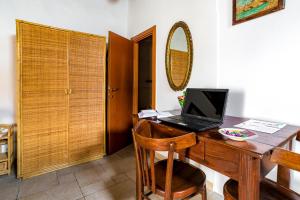 TV a/nebo společenská místnost v ubytování B&B Borgo San Martino