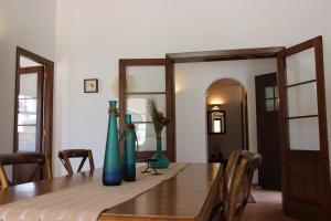 Zdjęcie z galerii obiektu Casa con jardín y piscina - MORELL ONZE w mieście Cala Morell