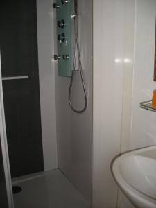 Koupelna v ubytování Hôtel Modern