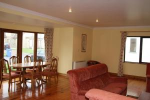 Gallery image of Galway Bay Lodge by Trident Holiday Homes in Oranmore