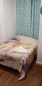 A bed or beds in a room at M&F Apartments Sol