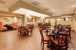 Gallery image of Ramada by Wyndham Marquette in Marquette