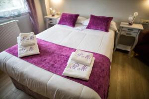 Ένα ή περισσότερα κρεβάτια σε δωμάτιο στο Hostal Maribel