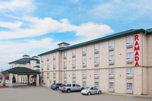 Afbeelding uit fotogalerij van Ramada by Wyndham Red Deer Hotel & Suites in Red Deer