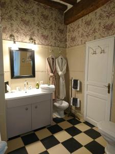 Kúpeľňa v ubytovaní Côté Jardin - Chambres d'hôtes