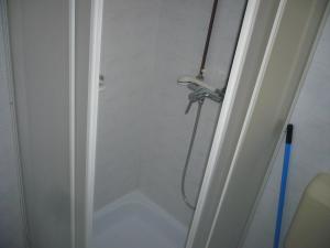 A bathroom at Jómadarak Nyaralója