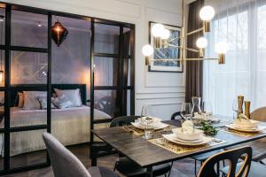 Posedenie v ubytovaní Harmonica Apartment - LoftAffair