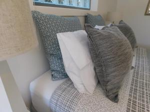 Letto o letti in una camera di Beachport Bed & Breakfast