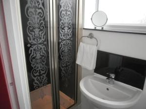 Kopalnica v nastanitvi The Withnell Hotel