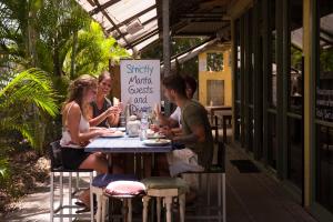 Gallery image of Manta Lodge YHA & Scuba Centre in Point Lookout