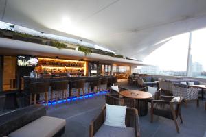 Posezení v ubytování Journeyhub Phuket Patong