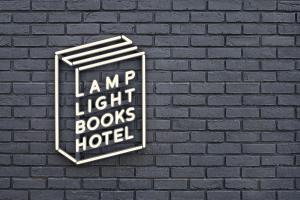 Certifikát, hodnocení, plakát nebo jiný dokument vystavený v ubytování LAMP LIGHT BOOKS HOTEL nagoya