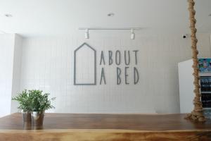 Certifikát, hodnocení, plakát nebo jiný dokument vystavený v ubytování About A Bed Hostel Chiangmai