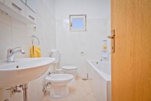 Ein Badezimmer in der Unterkunft Holiday Home Vinac