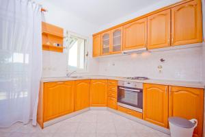 Küche/Küchenzeile in der Unterkunft Holiday Home Vinac