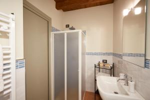 Koupelna v ubytování Palazzo Eleonora + 28 fotografií