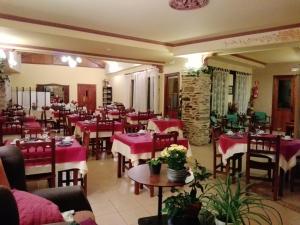 Reštaurácia alebo iné gastronomické zariadenie v ubytovaní La Casa del Filandón- HOTEL RURAL