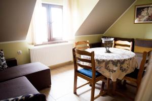Posedenie v ubytovaní Cztery Pory Roku + 37 fotografií