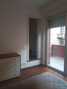 Foto dalla galleria di Lecco centro - casa indipendente a Lecco