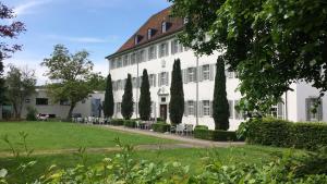 Un jardín fuera de Klosterhotel Kreuz
