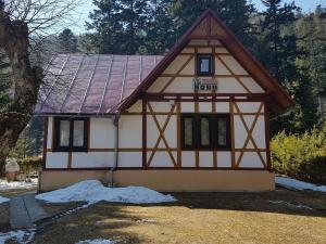 Budova, kde se chata nachází