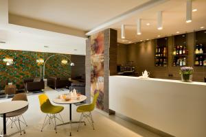 Viola Mhotel italokat is kínál