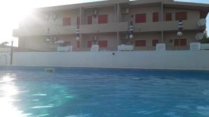 Bazén v ubytování Hotel Svizzero nebo v jeho okolí